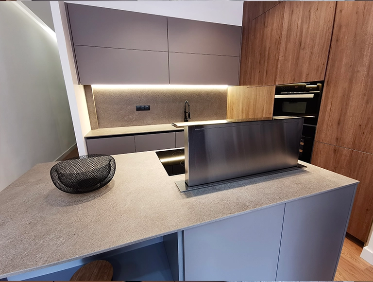 Reforma de cocina minimalista en Barcelona - Rennova